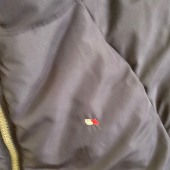 Tommy Hilfiger kids puffy jacket. Reversible size small 6-7. NWT - Picture 3 of 10
